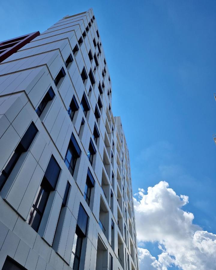 Red & White Palace Apartment Tirana Exterior photo